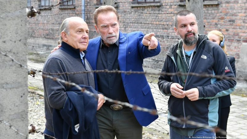 Dupa vizita la Auschwitz, Arnold Schwarzenegger l-a evocat pe tatal sau,fost membru al partidului nazist