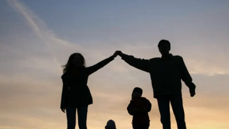 Când au vacanțe elevii în 2026–2027? Planifică cu ușurință